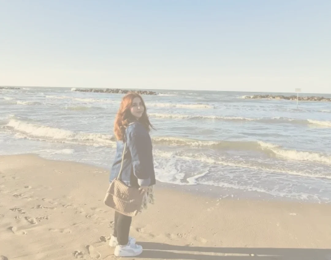 Raffaella Crapanzano, autrice, copywriter e digital strategist freelance